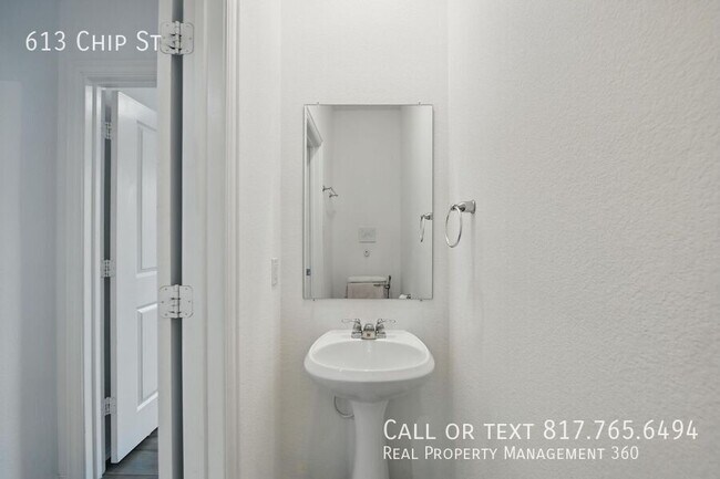 Building Photo - 613 Chip St