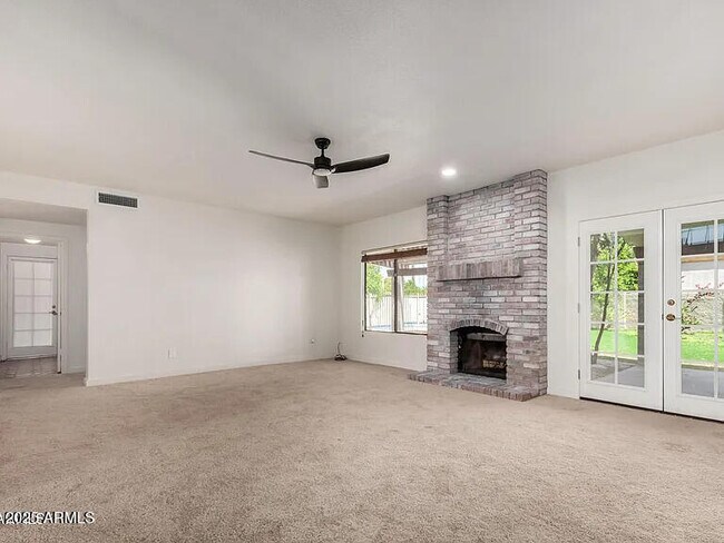 Building Photo - 1966 E Calle De Arcos