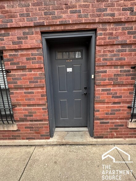 Building Photo - 4628 N Leavitt St