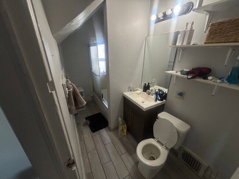 Building Photo - 846 McKinley St