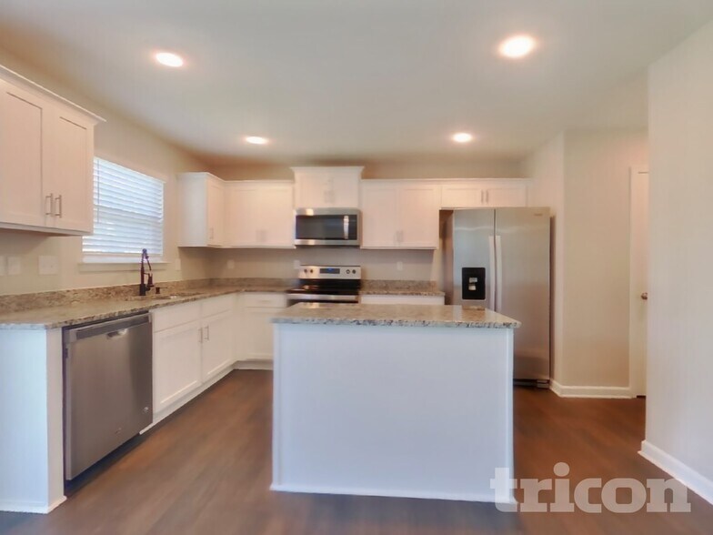 Building Photo - 205 Brenett Francis Ct