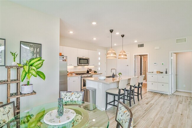 Building Photo - 11290 Hidden Peak Ave