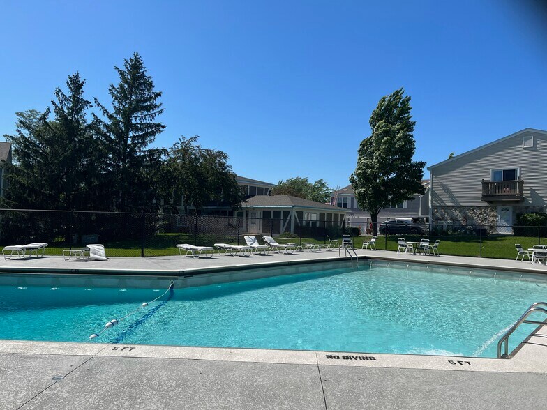 Pool - 1115 Hampton Hbr