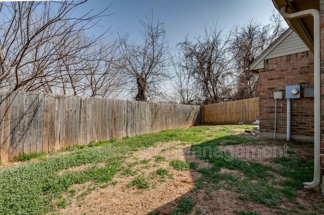 Building Photo - 1736 W Palm Pl