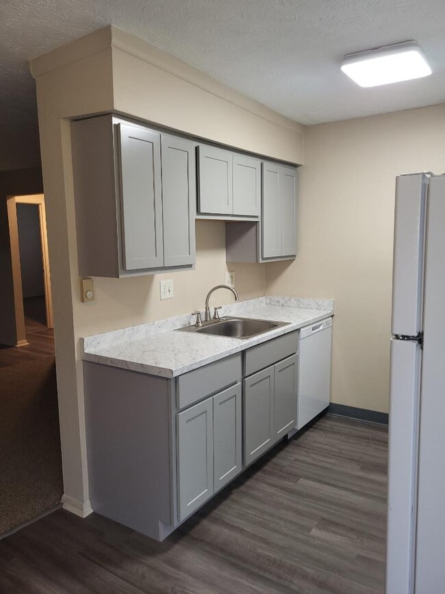 Building Photo - 20-32 Church St - 32-11