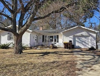 Building Photo - Charming 3 Bedroom Ranch Home in Freeport Coming Soon!