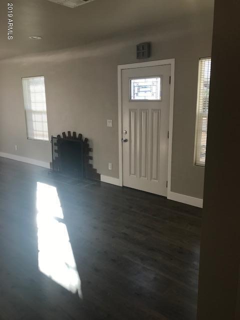 Building Photo - 1914 W Holly St