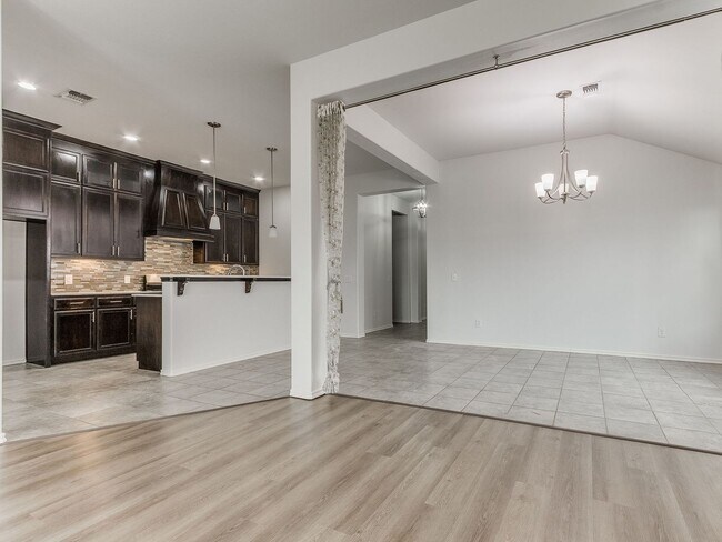 Building Photo - 15704 Caney Dr