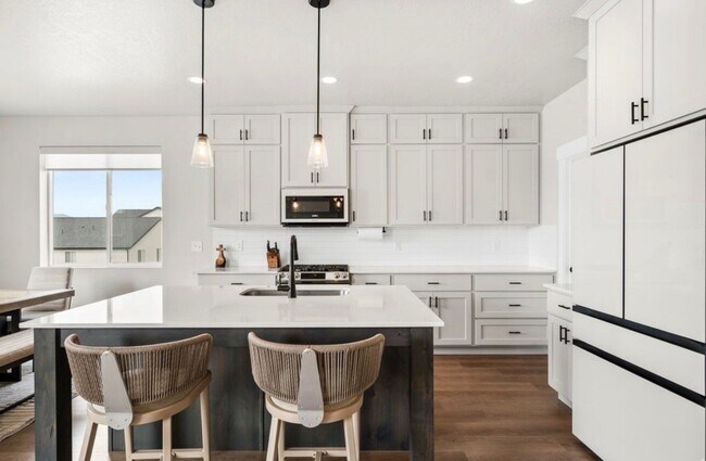 Building Photo - 4109 Mercur Dr