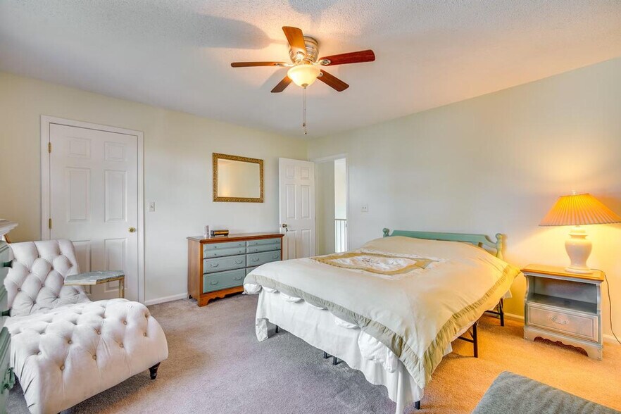 Building Photo - 109 Hawley Ave