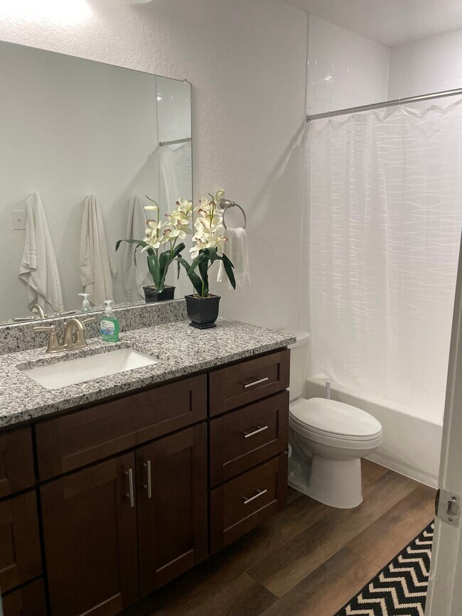 En Suite Restroom - 7511 Gramercy Way