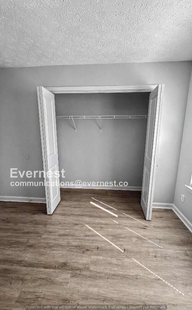 Building Photo - 3 Bed/2 Bath Home with Attached Garage / Pet-Friendly / Available Now!