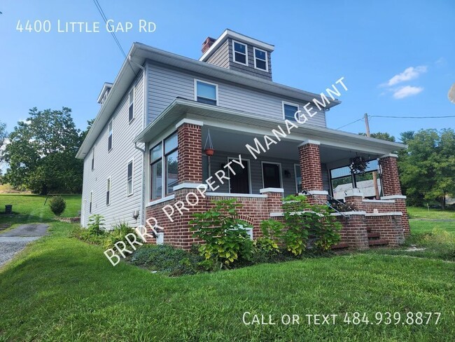 Primary Photo - 4 bedroom 1.5 bathroom twin 5 minutes from...