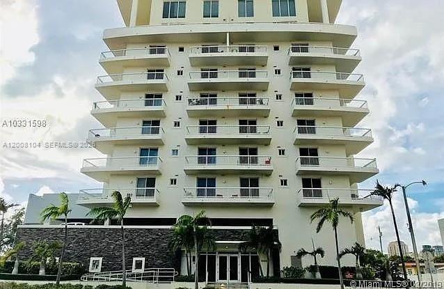 Building Photo - 2400 SW 27th Ave