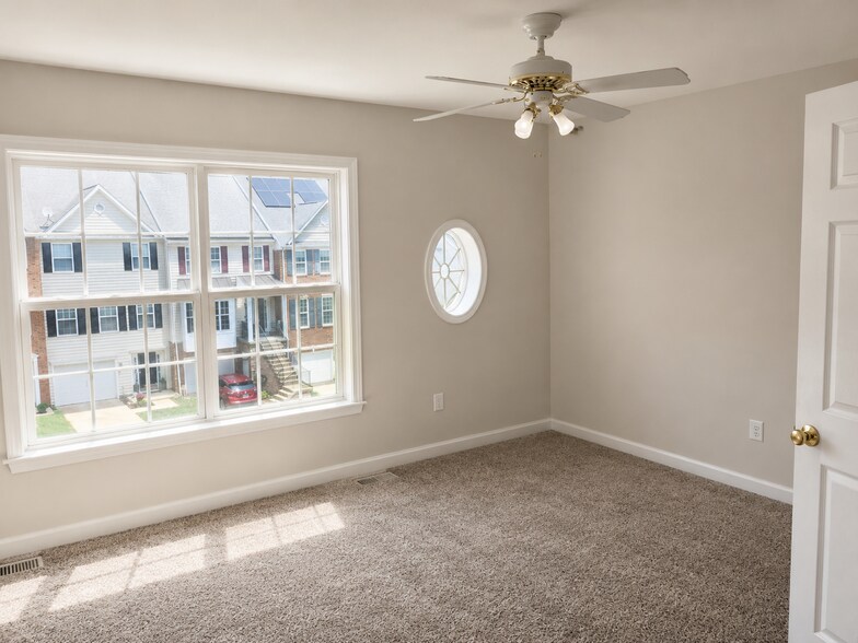 Second bedroom - 109 Coral Reef Ct
