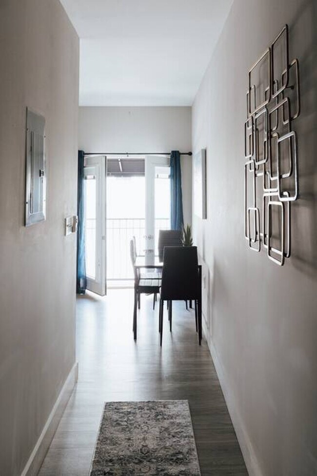 Building Photo - 202 E Main St