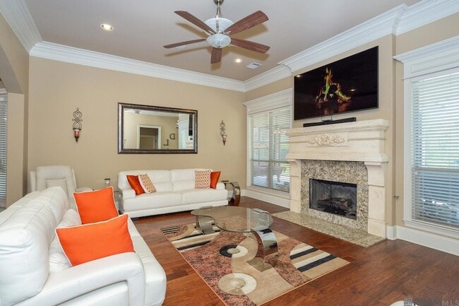 Building Photo - 9430 Magnolia Crossing Dr
