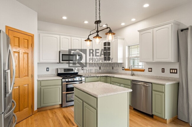 Building Photo - 3348 Hales Ranch Rd