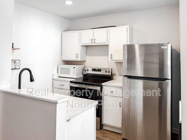 Building Photo - 515 Lynch Ave NW