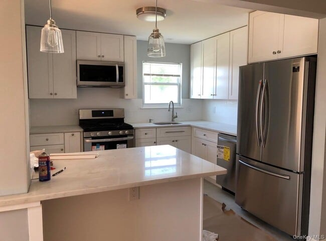 Building Photo - 157 Coventry Ave