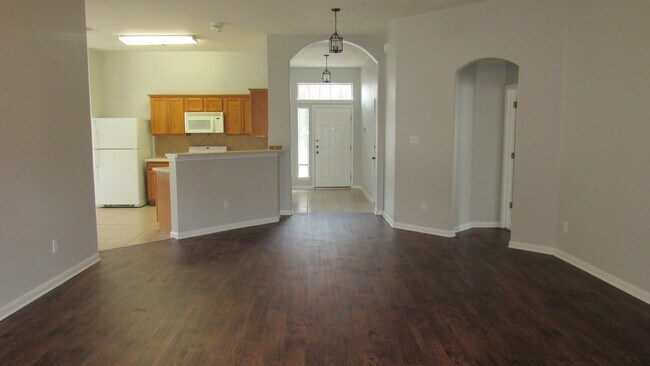 Building Photo - 1510 Ridgewood Dr