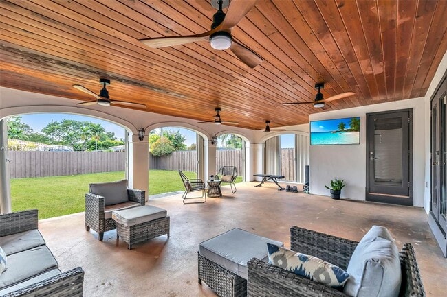 Building Photo - 6376 SW 15th St