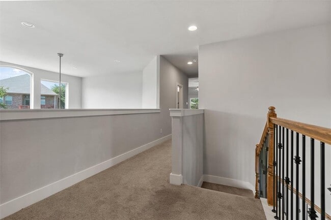 Building Photo - 1105 Legacy Xing
