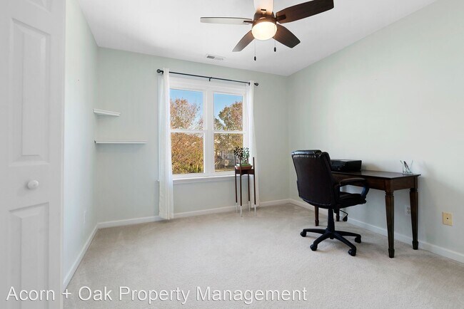 Building Photo - 4 br, 2.5 bath House - 5 Beech Slope Way