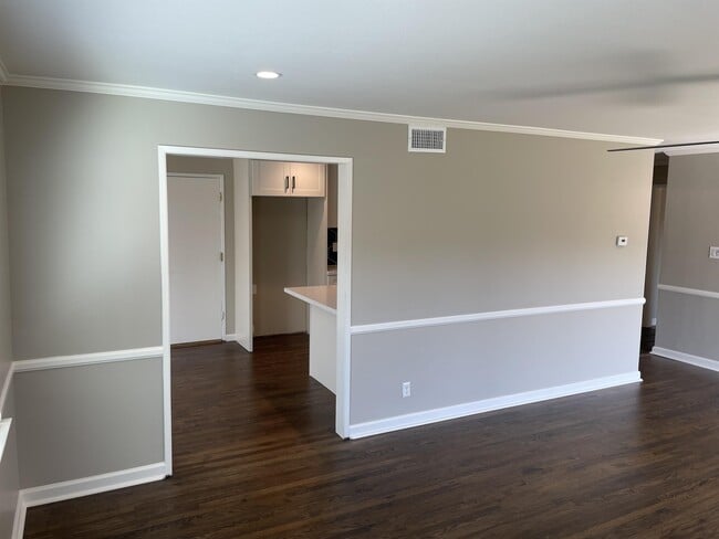 Building Photo - 2634 Balfour Ave