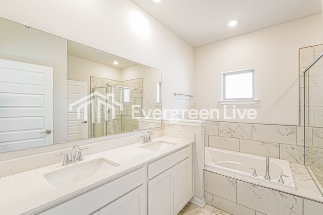 Building Photo - 318 Pond Spg Dr