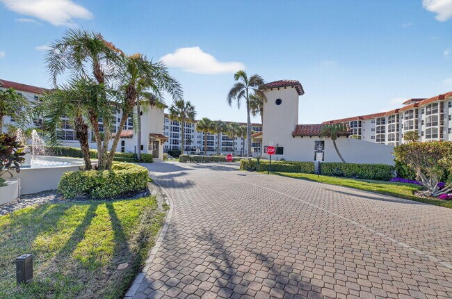 Building Photo - 2871 N Ocean Blvd