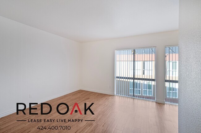 Building Photo - 17830 1/3 Sherman Way-379