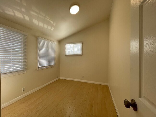 Building Photo - 8449 Grand Ave