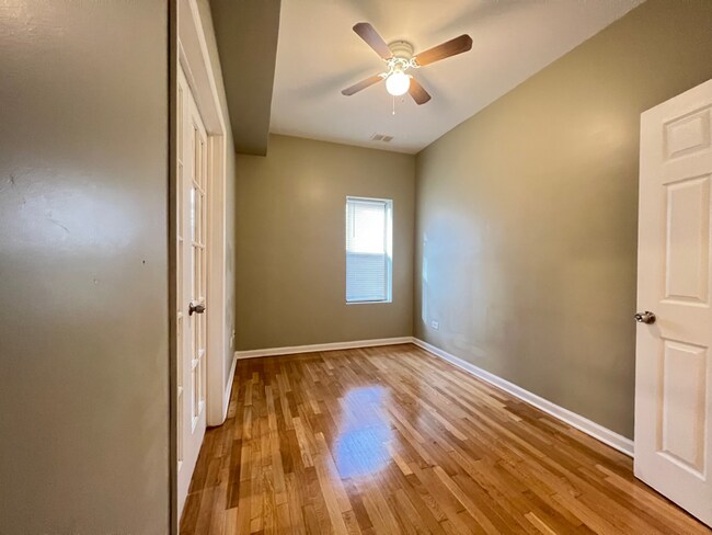 Building Photo - 5710 S Michigan Ave