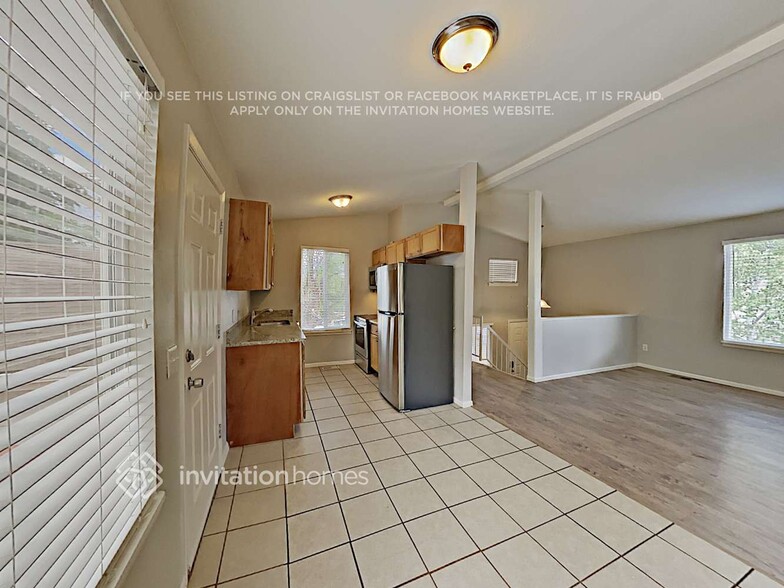 Building Photo - 17032 E Wagontrail Pkwy