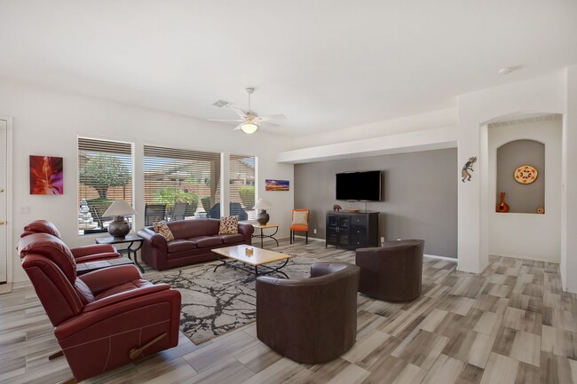 Building Photo - Great Furnished  Rental in Augusta Ranch f...
