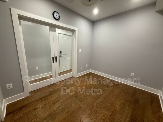 Building Photo - 804 21st St NE