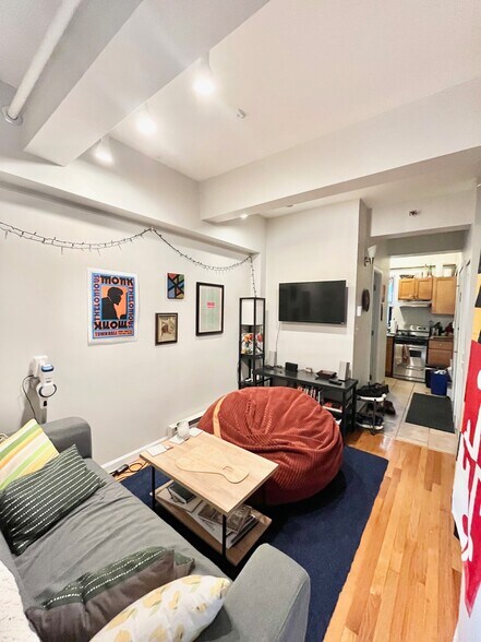 Building Photo - 12 Stoneholm St