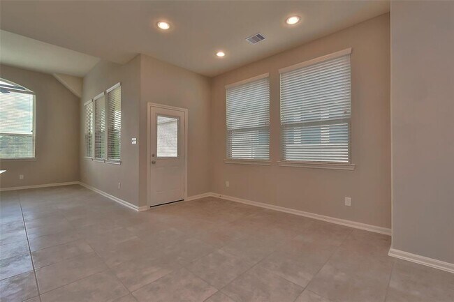 Building Photo - 163 Axlewood Ct