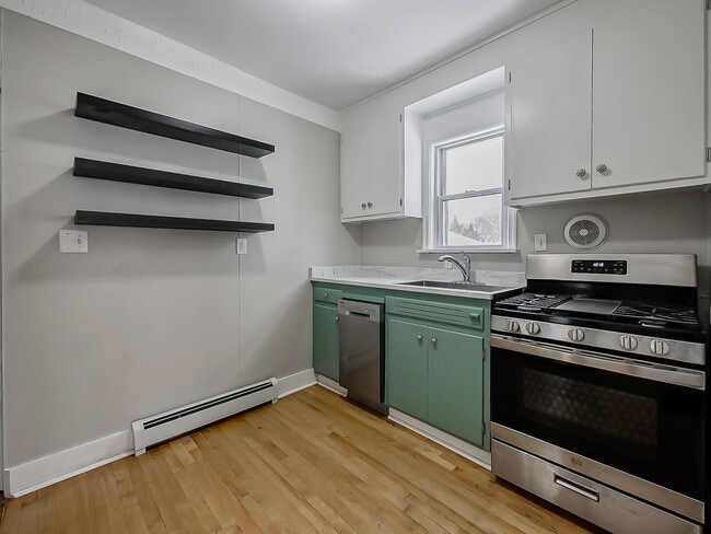 Building Photo - Fully Remodeled 2-Bed Duplex in Dearborn!