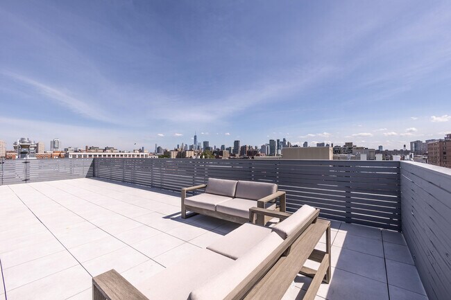 Building Photo - 1b Marshall Dr