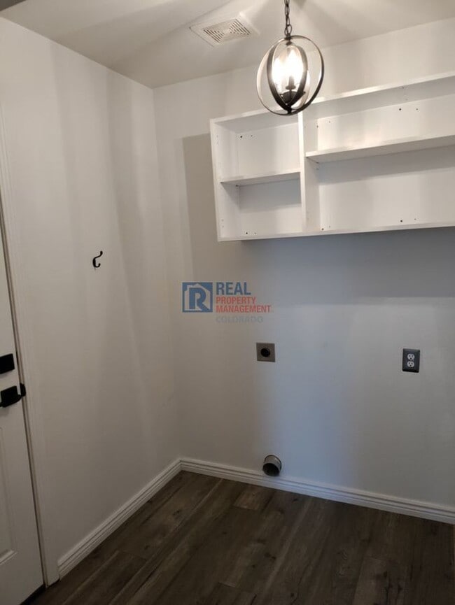 Building Photo - 502 Mallard Dr