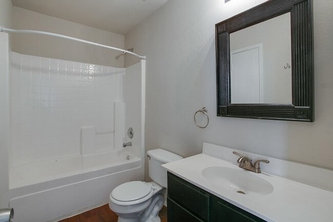 Building Photo - 3920 Malibu Sun Dr