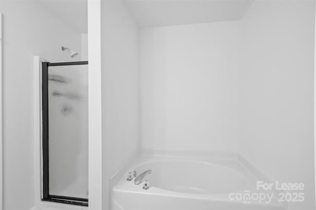 Building Photo - 2856 Summergrove Ct