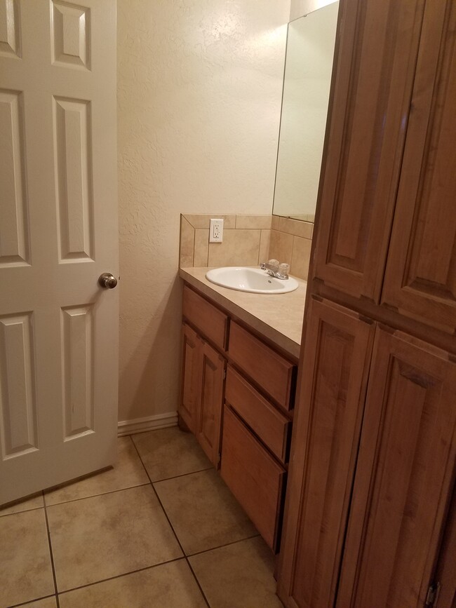 Master Bath - 1308 SW B Ave