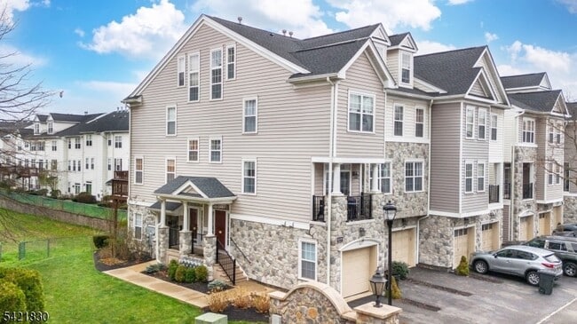 Building Photo - 177 Brittany Ct