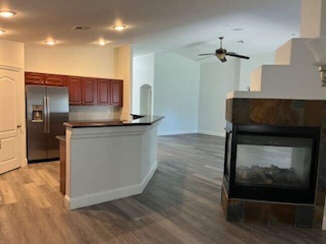 Building Photo - Beautiful Spacious Single story Home in Allen Manor