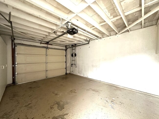 Building Photo - La Jolla - 2 BR / 1 BA Cottage at the Cove...