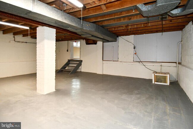 Building Photo - 10304 Inwood Ave