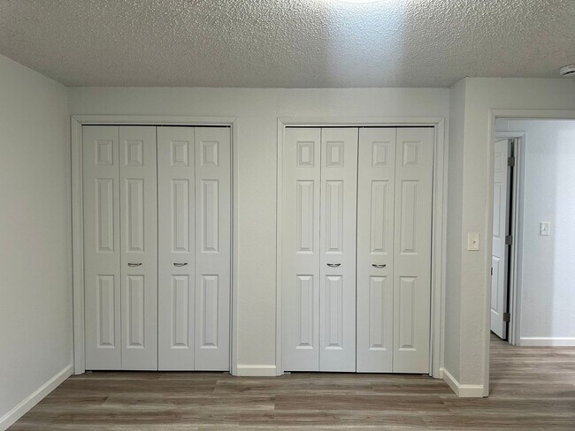 Building Photo - Updated 3bd/2BA South Suburbs Home with RV Parking, Large Yard & Garage